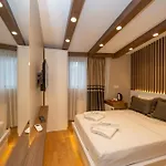 Hotel Grand *