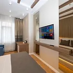 Hotel Grand *