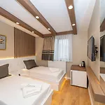 Grand Hotel *