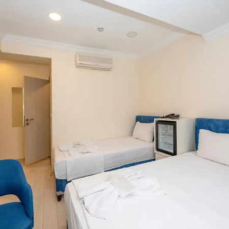 Hotel Grand *