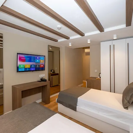 Hotell Grand *