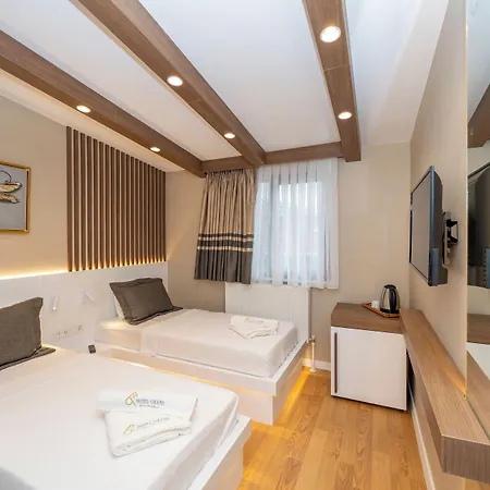 Grand Hotell *